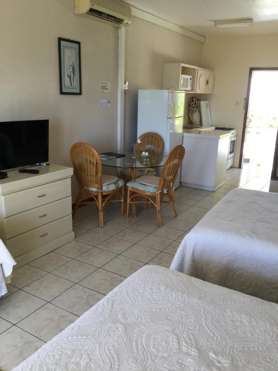 Rosewood Apartment Hotel Arnos Vale Экстерьер фото