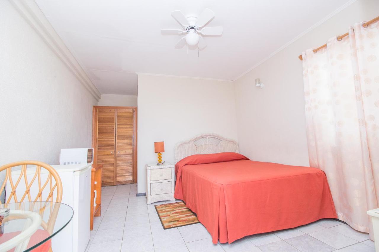 Rosewood Apartment Hotel Arnos Vale Экстерьер фото