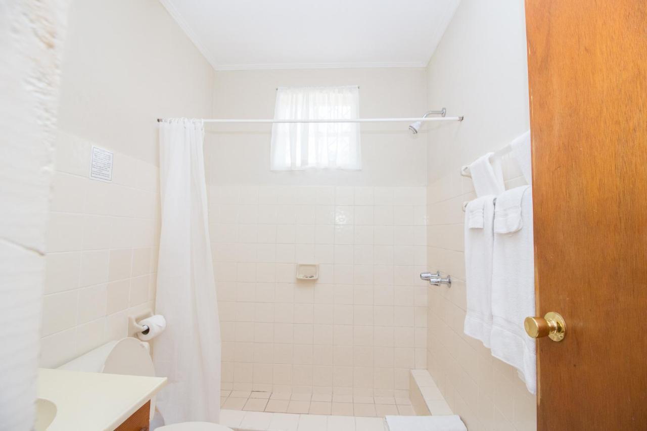 Rosewood Apartment Hotel Arnos Vale Экстерьер фото